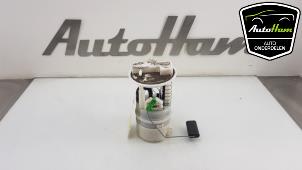 Gebruikte Brandstofpomp Elektrisch Renault Twingo II (CN) 1.2 16V Prijs € 20,00 Margeregeling aangeboden door AutoHam