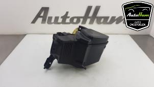 Gebruikte Luchtfilterhuis Renault Twingo III (AH) 1.0 SCe 75 12V Prijs € 20,00 Margeregeling aangeboden door AutoHam