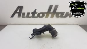 Gebruikte Intercooler Buis Opel Crossland (X) 1.2 Turbo 12V Euro 6 Prijs € 20,00 Margeregeling aangeboden door AutoHam