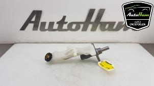 Gebruikte Hoofdremcilinder Mazda CX-5 II (KF) 2.0 SkyActiv-G 165 16V 2WD Prijs € 50,00 Margeregeling aangeboden door AutoHam