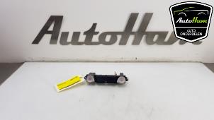 Gebruikte Paniekverlichtings Schakelaar Hyundai i20 1.4i 16V Prijs € 20,00 Margeregeling aangeboden door AutoHam