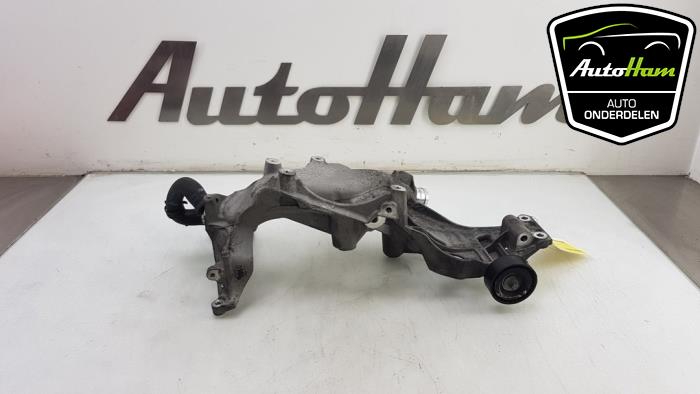 Gebruikte Dynamosteun onder Mercedes A (W176) 2.2 A-200 CDI, A-200d 16V Prijs € 25,00 Margeregeling aangeboden door AutoHam