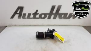 Gebruikte Intercooler Buis Ford Fiesta 7 1.0 EcoBoost 12V 100 Prijs € 30,00 Margeregeling aangeboden door AutoHam