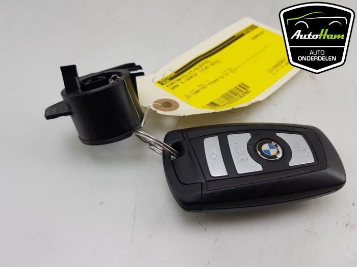 Sleutel+Contactslot van een BMW 5 serie (F10) 520d 16V 2013