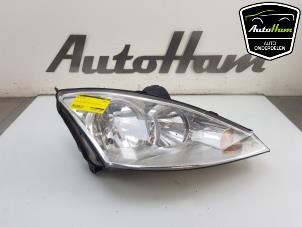 Gebruikte Rechter Koplamp Ford Focus 1 1.4 16V Prijs € 40,00 Margeregeling aangeboden door AutoHam