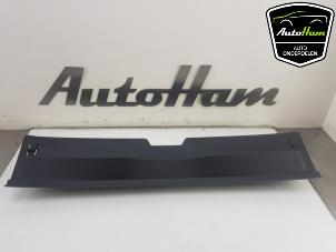 Gebruikte kofferdeksel bekleding Volkswagen Golf VIII (CD1) 1.5 eTSI 16V Prijs op aanvraag aangeboden door AutoHam