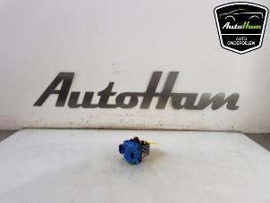 Gebruikte Koelvin module Peugeot 3008 I (0U/HU) 1.6 VTI 16V Prijs € 20,00 Margeregeling aangeboden door AutoHam