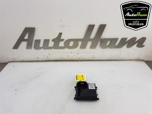 Gebruikte AAC Unit Computerkachel Mercedes C Estate (S205) C-350 e 2.0 16V Prijs € 25,00 Margeregeling aangeboden door AutoHam