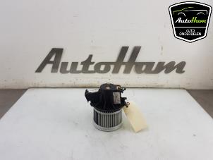 Gebruikte Kachel Ventilatiemotor Fiat 500 (312) 0.9 TwinAir 85 Prijs € 25,00 Margeregeling aangeboden door AutoHam