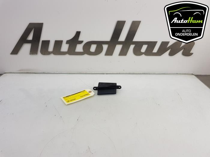 Gebruikte Head-up display Opel Astra K Sports Tourer 1.0 Turbo 12V Prijs € 25,00 Margeregeling aangeboden door AutoHam