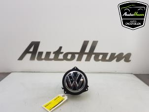 Gebruikte Achterklep Handgreep Volkswagen Polo VI (AW1) 1.0 TSI 12V Prijs € 40,00 Margeregeling aangeboden door AutoHam