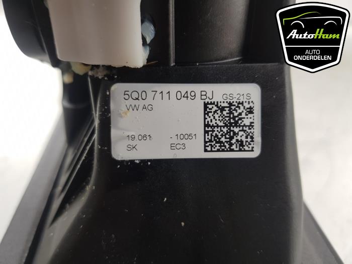 Schakelmechaniek van een Skoda Octavia Combi (5EAC) 1.0 TSI 12V 2019