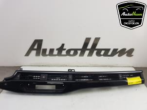 Gebruikte Dashboard deel Audi A4 Avant (B9) 2.0 40 T MHEV 16V Prijs € 75,00 Margeregeling aangeboden door AutoHam