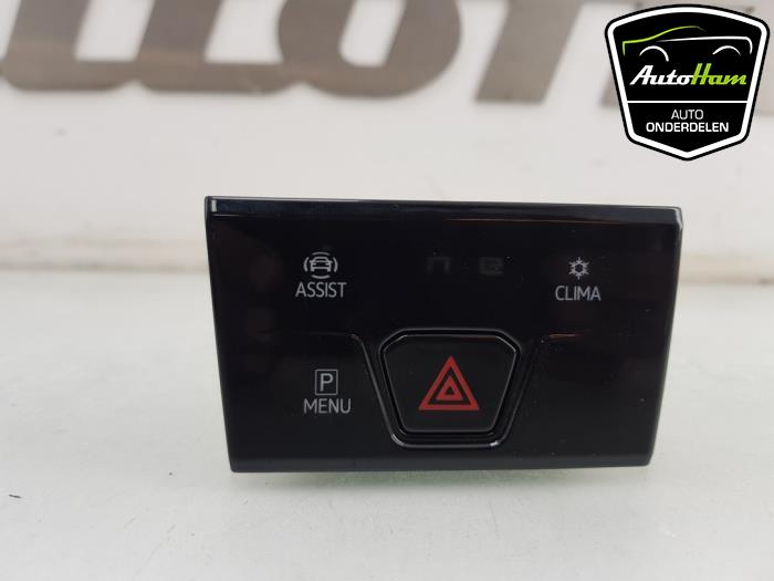 Alarmlicht Schakelaar van een Volkswagen Golf VIII (CD1) 1.5 TSI BlueMotion 16V 2021
