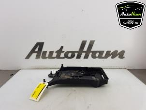 Gebruikte Accubak Volkswagen Polo VI (AW1) 1.0 TSI 12V Prijs € 10,00 Margeregeling aangeboden door AutoHam