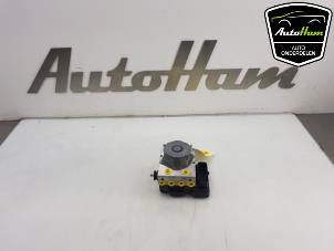 Gebruikte ABS Pomp Renault Clio IV Estate/Grandtour (7R) 0.9 Energy TCE 90 12V Prijs € 50,00 Margeregeling aangeboden door AutoHam