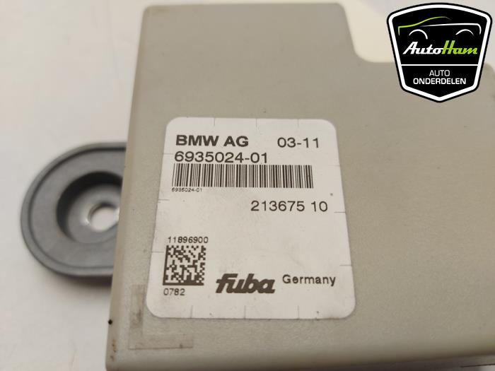 Antenne (diversen) van een BMW 5 serie (F10) 550i xDrive V8 32V TwinPower Turbo 2011