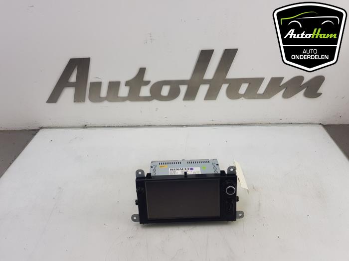 Display Multi Media regelunit van een Renault Clio IV Estate/Grandtour (7R) 0.9 Energy TCE 90 12V 2018