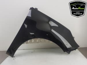 Gebruikte Spatbord rechts-voor Renault Grand Scénic III (JZ) 1.4 16V TCe 130 Prijs € 50,00 Margeregeling aangeboden door AutoHam