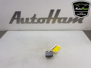Gebruikte Handrem schakelaar Landrover Range Rover Sport (LS) 2.7 TDV6 24V Prijs € 15,00 Margeregeling aangeboden door AutoHam