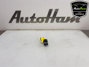 Gebruikte Handrem schakelaar Audi A3 Sportback (8VA/8VF) 1.4 16V g-tron Prijs € 20,00 Margeregeling aangeboden door AutoHam