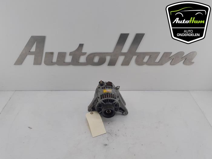 Dynamo van een Toyota Corolla (E12) 1.6 16V VVT-i 2004