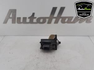 Gebruikte Startmotor Volkswagen Golf III Cabrio Restyling (1E7) 2.0 Prijs € 15,00 Margeregeling aangeboden door AutoHam