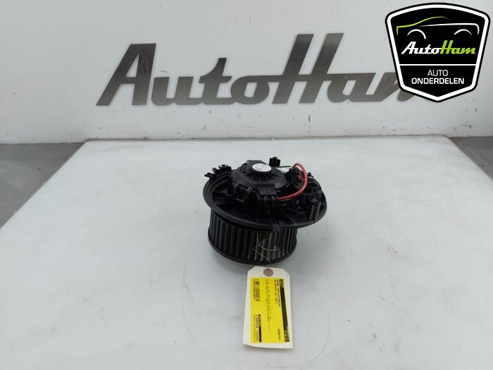 Chaufage Ventilatiemotor van een Volkswagen Arteon Shooting Brake (3HAC) 2.0 TSI R 16V 4Motion 2021