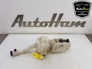 Gebruikte Ruitensproeiertank voor Ford Ka II 1.2 Prijs € 20,00 Margeregeling aangeboden door AutoHam