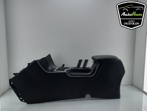 Gebruikte Armleuning Kia Sportage (QL) 1.6 GDI 16V 4x2 Prijs € 175,00 Margeregeling aangeboden door AutoHam