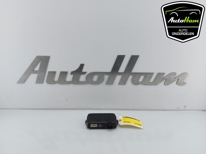 Gebruikte Telefoon Module Renault Clio III Estate/Grandtour (KR) 1.6 16V Prijs € 45,00 Margeregeling aangeboden door AutoHam