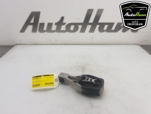 Gebruikte Versnellingsbak Steun Opel Grandland (X) 1.2 Turbo 12V Prijs € 15,00 Margeregeling aangeboden door AutoHam