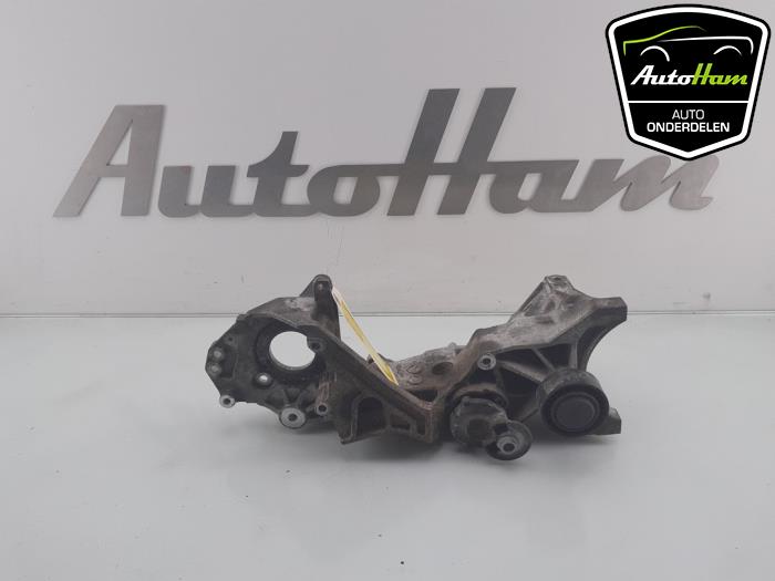 Gebruikte Dynamosteun boven Audi A4 (B8) 2.0 eTDI 16V Prijs € 45,00 Margeregeling aangeboden door AutoHam