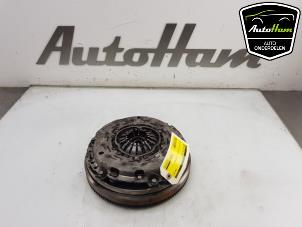 Gebruikte Dubbele massa vliegwiel Opel Corsa E 1.0 SIDI Turbo 12V Prijs € 125,00 Margeregeling aangeboden door AutoHam