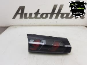 Gebruikte Achterlicht links Peugeot 2008 (UD/UK/UR/US/UX) 1.2 VTi 12V PureTech 130 Prijs € 65,00 Margeregeling aangeboden door AutoHam