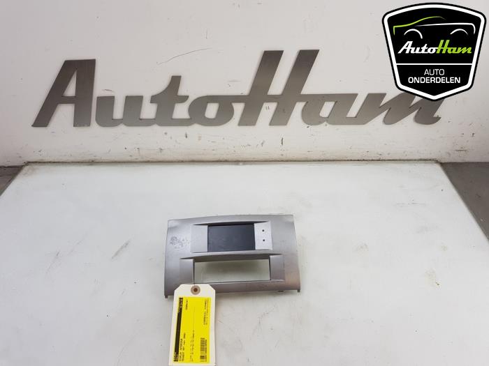 Gebruikte Display Interieur Peugeot 407 (6D) 1.8 16V Prijs € 25,00 Margeregeling aangeboden door AutoHam