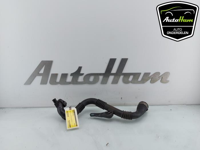 Gebruikte Intercooler Buis Renault Clio IV (5R) 0.9 Energy TCE 90 12V Prijs € 30,00 Margeregeling aangeboden door AutoHam