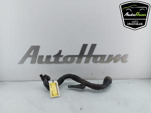 Gebruikte Intercooler Buis Renault Clio IV (5R) 0.9 Energy TCE 90 12V Prijs € 30,00 Margeregeling aangeboden door AutoHam