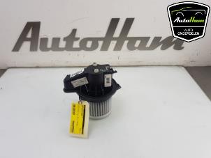 Gebruikte Kachel Ventilatiemotor Fiat 500 (312) 0.9 TwinAir 60 Prijs € 25,00 Margeregeling aangeboden door AutoHam