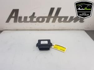 Gebruikte Handrem Module Renault Clio V (RJAB) 1.0 TCe 100 12V Prijs € 75,00 Margeregeling aangeboden door AutoHam
