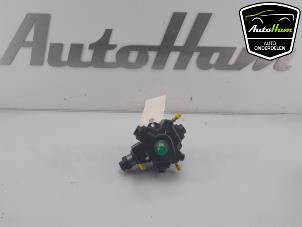 Gebruikte Brandstofpomp Mechanisch Opel Vivaro 1.6 CDTI BiTurbo 140 Prijs € 125,00 Margeregeling aangeboden door AutoHam