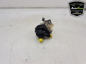 Gebruikte Extra waterpomp Mini Clubman (F54) 1.5 Cooper 12V Prijs € 50,00 Margeregeling aangeboden door AutoHam