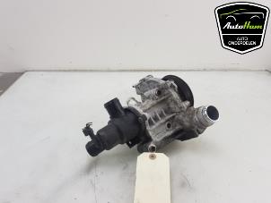 Gebruikte Koelvloeistof pomp Mercedes B (W246) 1.8 B-200 CDI BlueEFFICIENCY 16V Prijs € 75,00 Margeregeling aangeboden door AutoHam