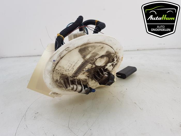 Brandstofpomp Elektrisch van een Opel Astra H SW (L35) 1.6 16V Twinport 2010