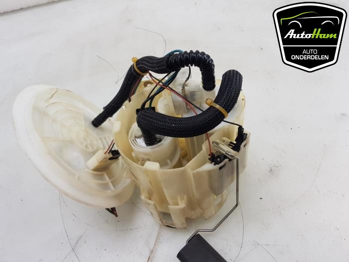 Brandstofpomp Elektrisch van een Opel Astra H SW (L35) 1.6 16V Twinport 2010
