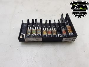 Gebruikte Zekeringkast Volkswagen Transporter T5 2.0 TDI DRF Prijs € 25,00 Margeregeling aangeboden door AutoHam