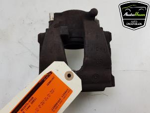 Gebruikte Remklauw (Tang) rechts-voor Mercedes E Combi 4-matic (S211) 3.2 E-320 V6 18V Prijs € 50,00 Margeregeling aangeboden door AutoHam