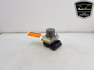 Gebruikte ABS Pomp Renault Clio V (RJAB) 1.6 E-Tech 140 16V Prijs € 125,00 Margeregeling aangeboden door AutoHam