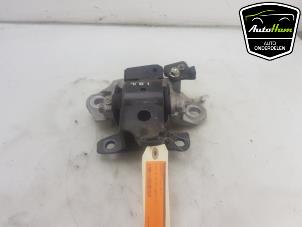 Gebruikte Motorsteun Mazda 6 SportBreak (GJ/GH/GL) 2.0 SkyActiv-G 165 16V Prijs € 25,00 Margeregeling aangeboden door AutoHam