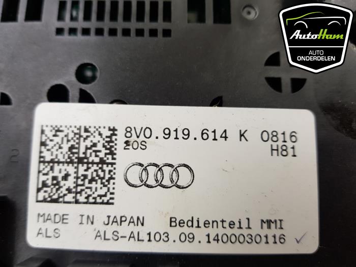 Radiobedienings paneel van een Audi A3 Limousine (8VS/8VM) 2.0 TDI 16V 2015